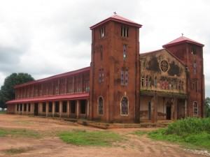 Foto: Kirche “Holy Cross“ in Umulokpa, Nigeria, von 1930